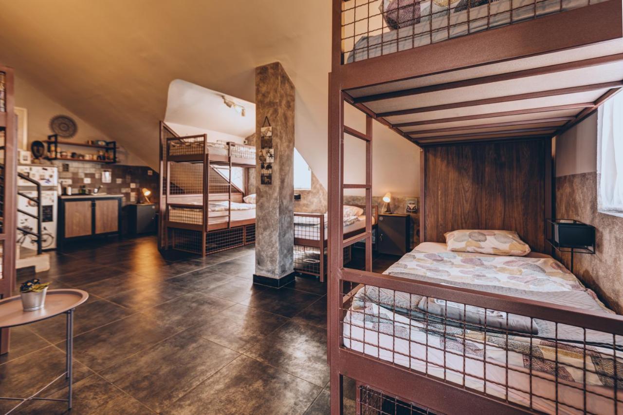 Q Podgorica Beds,Rooms And More Екстер'єр фото
