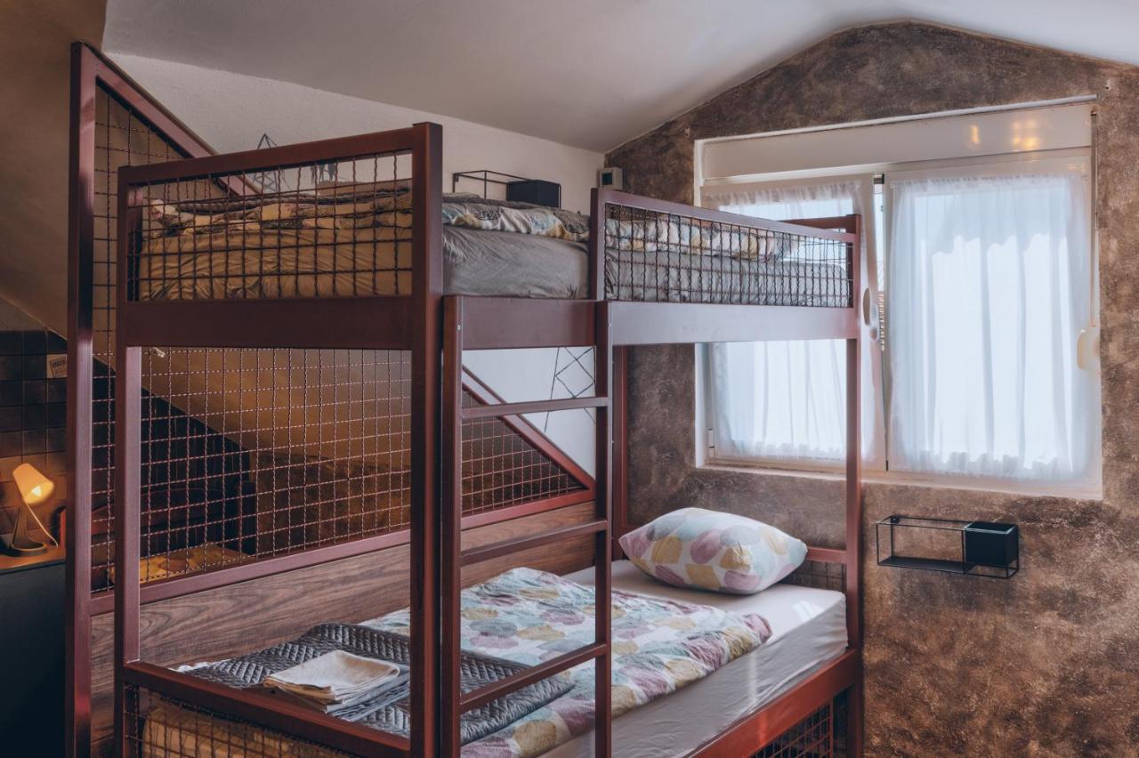 Q Podgorica Beds,Rooms And More Екстер'єр фото